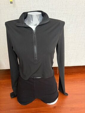 SHEIN Black Ribbed Half-Zip Long Sleeve Crop Top